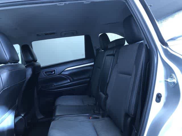 Thumbnail: 2019 Toyota Highlander - 22