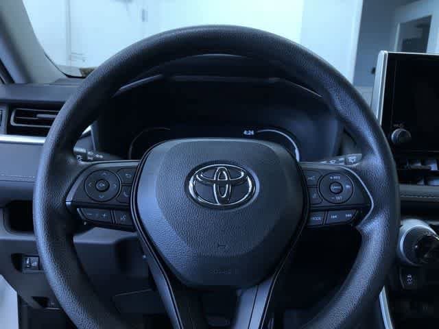 Thumbnail: 2025 Toyota RAV4 - 16