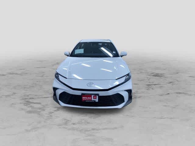 2025 Toyota Camry SE photo 4