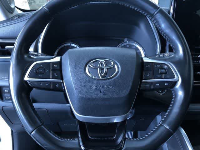 Thumbnail: 2022 Toyota Highlander - 24