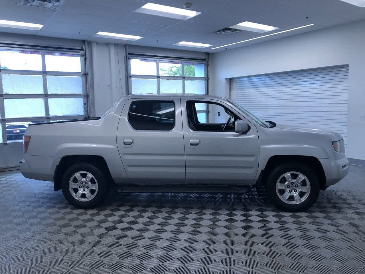 Thumbnail: 2008 Honda Ridgeline - 32