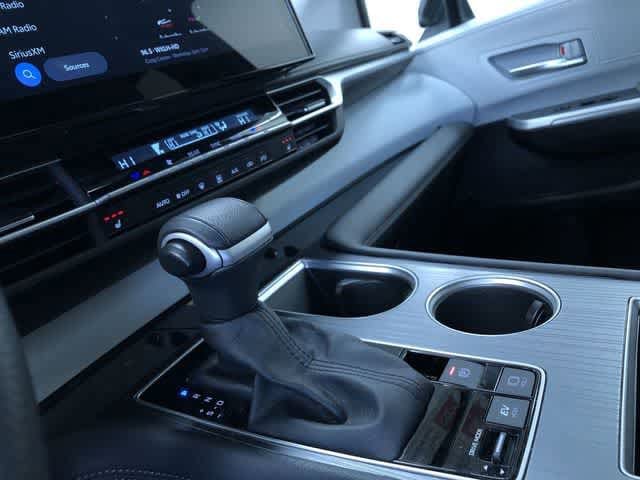 Thumbnail: 2025 Toyota Sienna - 30