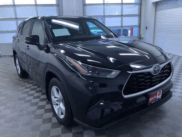 Thumbnail: 2023 Toyota Highlander - 35