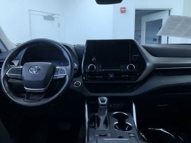 Thumbnail: 2024 Toyota Highlander - 10
