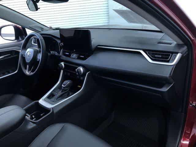 Thumbnail: 2025 Toyota RAV4 - 15