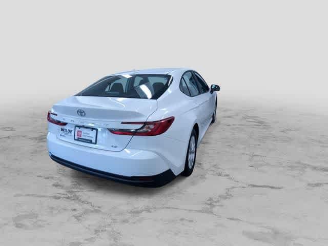 2026 Toyota Camry LE - Photo 9