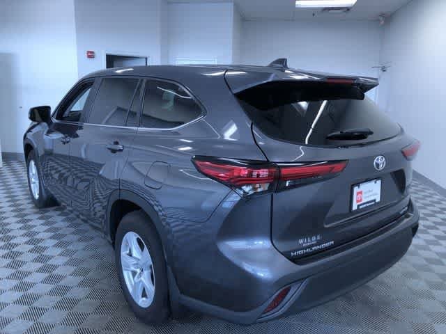 Thumbnail: 2023 Toyota Highlander - 12