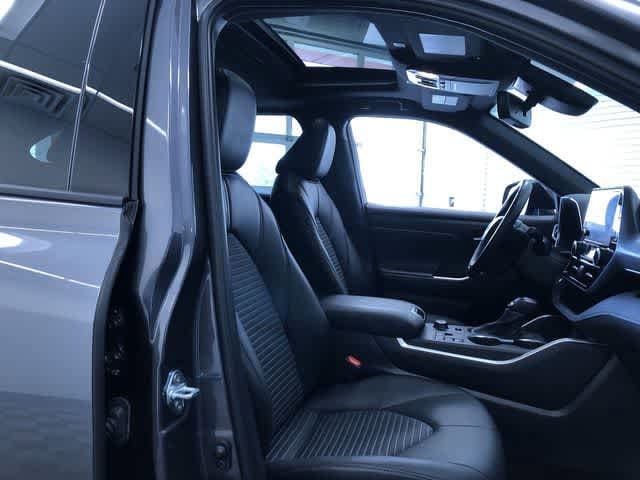 Thumbnail: 2025 Toyota Highlander - 24