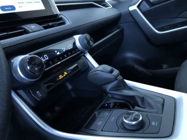Thumbnail: 2025 Toyota RAV4 - 28