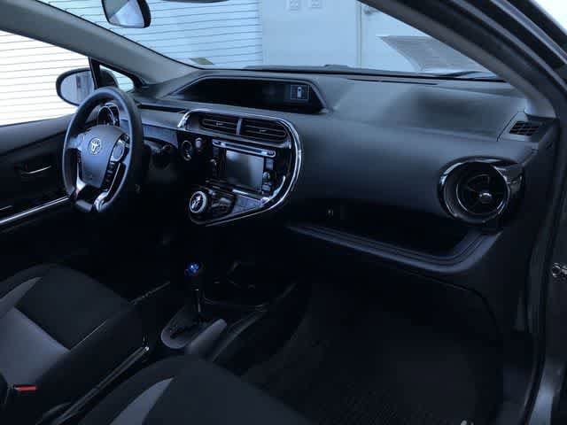 Thumbnail: 2018 Toyota Prius c - 23