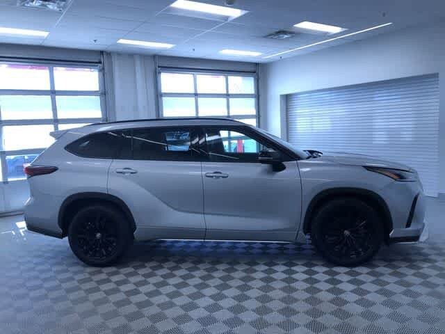 Thumbnail: 2025 Toyota Highlander - 38