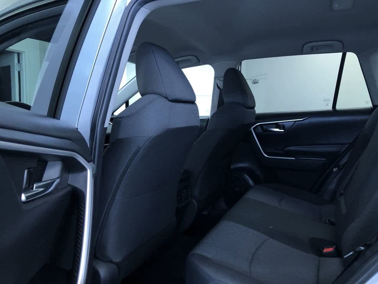 2024 Toyota RAV4 XLE 18