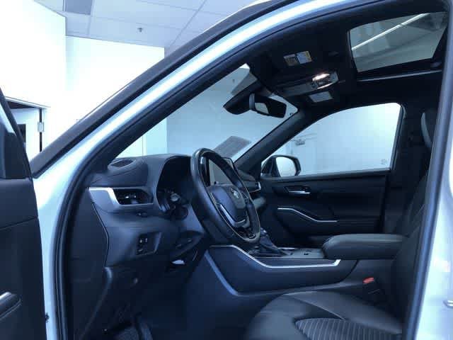 Thumbnail: 2023 Toyota Highlander - 13