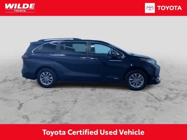 Thumbnail: 2021 Toyota Sienna - 2