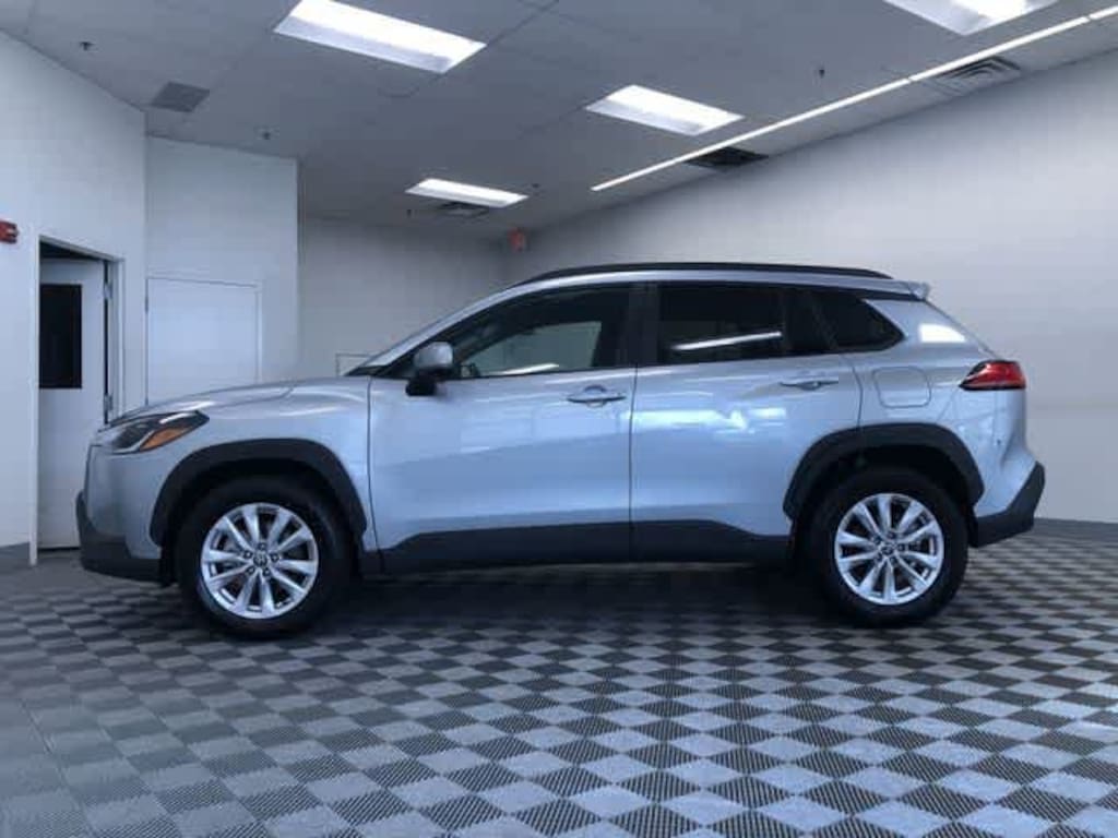 Used 2024 Toyota Corolla Cross LE Sport Utility