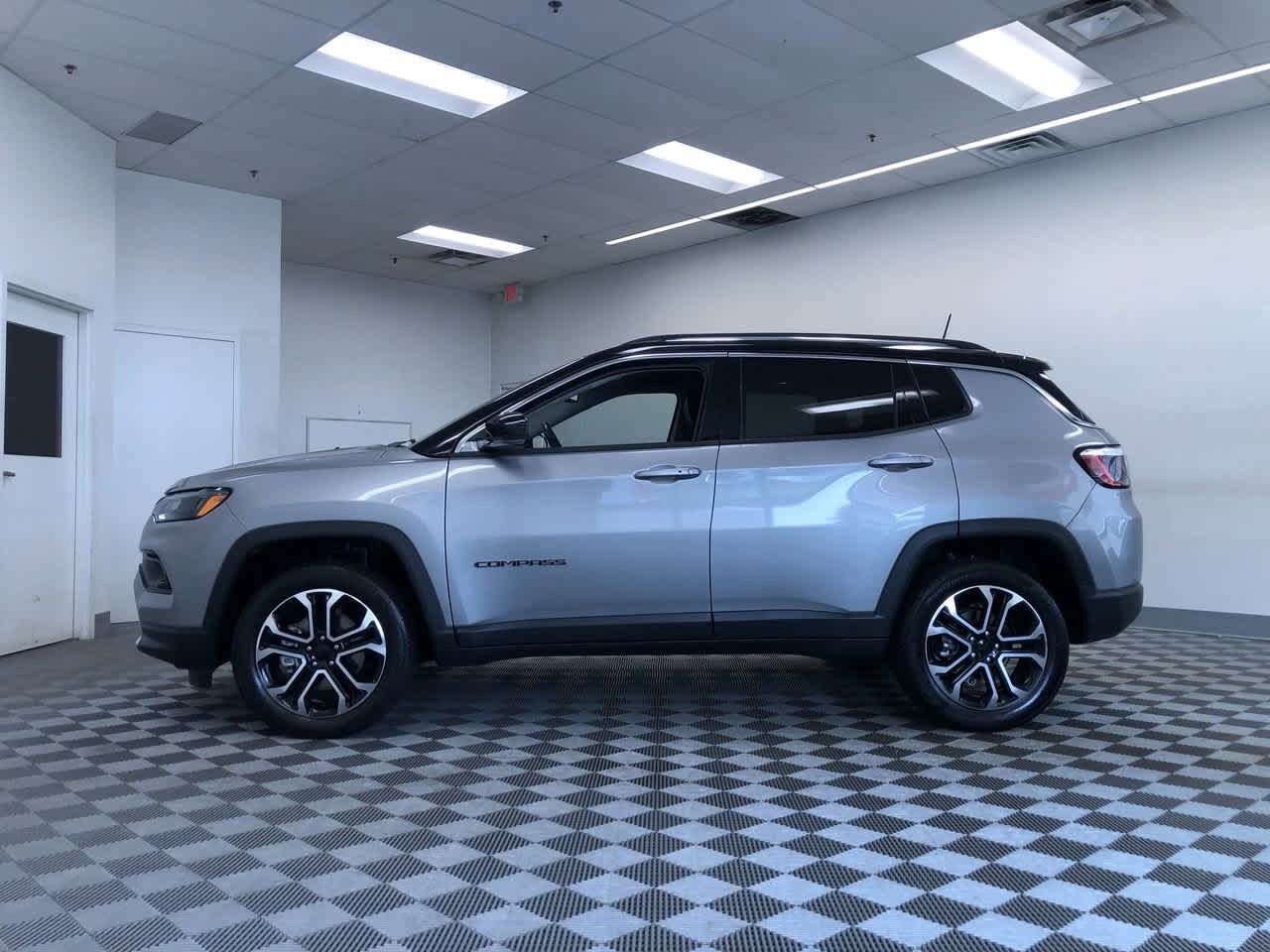 Thumbnail: 2022 Jeep Compass - 11