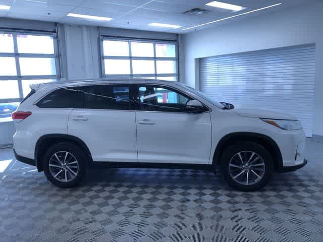Thumbnail: 2019 Toyota Highlander - 36
