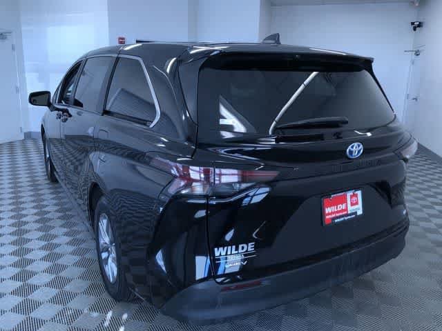 Thumbnail: 2025 Toyota Sienna - 13