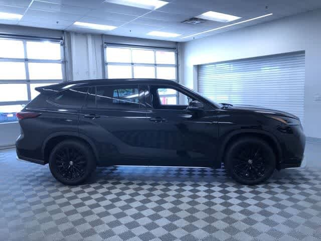 Thumbnail: 2025 Toyota Highlander - 36