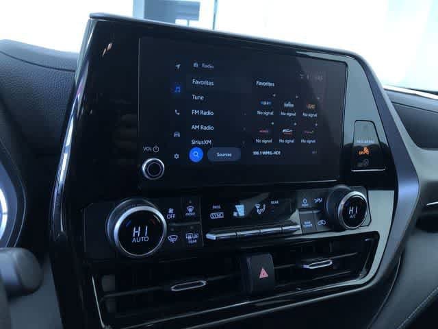 Thumbnail: 2023 Toyota Highlander - 27