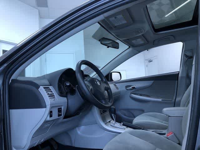 Thumbnail: 2013 Toyota Corolla - 11