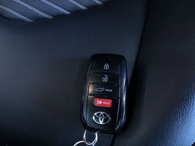 Thumbnail: 2025 Toyota Highlander - 32