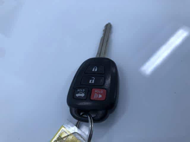 Thumbnail: 2014 Toyota Camry - 30