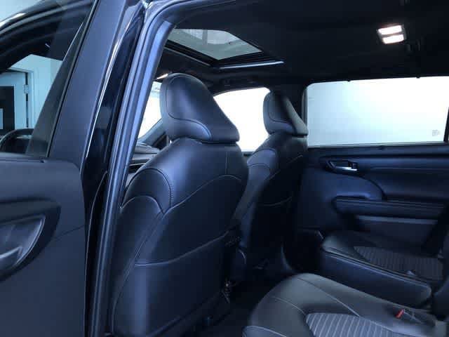 Thumbnail: 2025 Toyota Highlander - 19