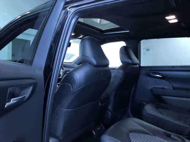 Thumbnail: 2025 Toyota Highlander - 19