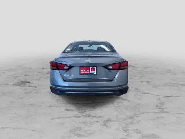 Thumbnail: 2023 Nissan Altima - 9