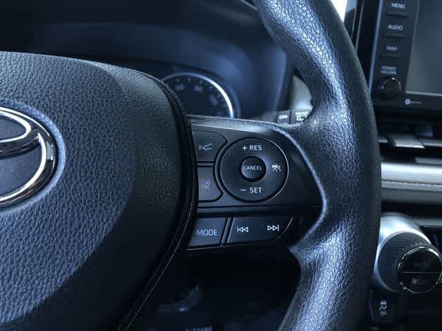 Thumbnail: 2021 Toyota RAV4 - 32