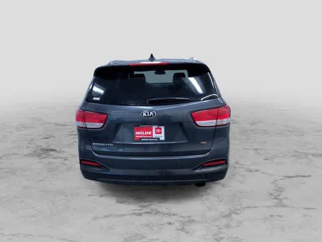 Thumbnail: 2016 Kia Sorento - 9