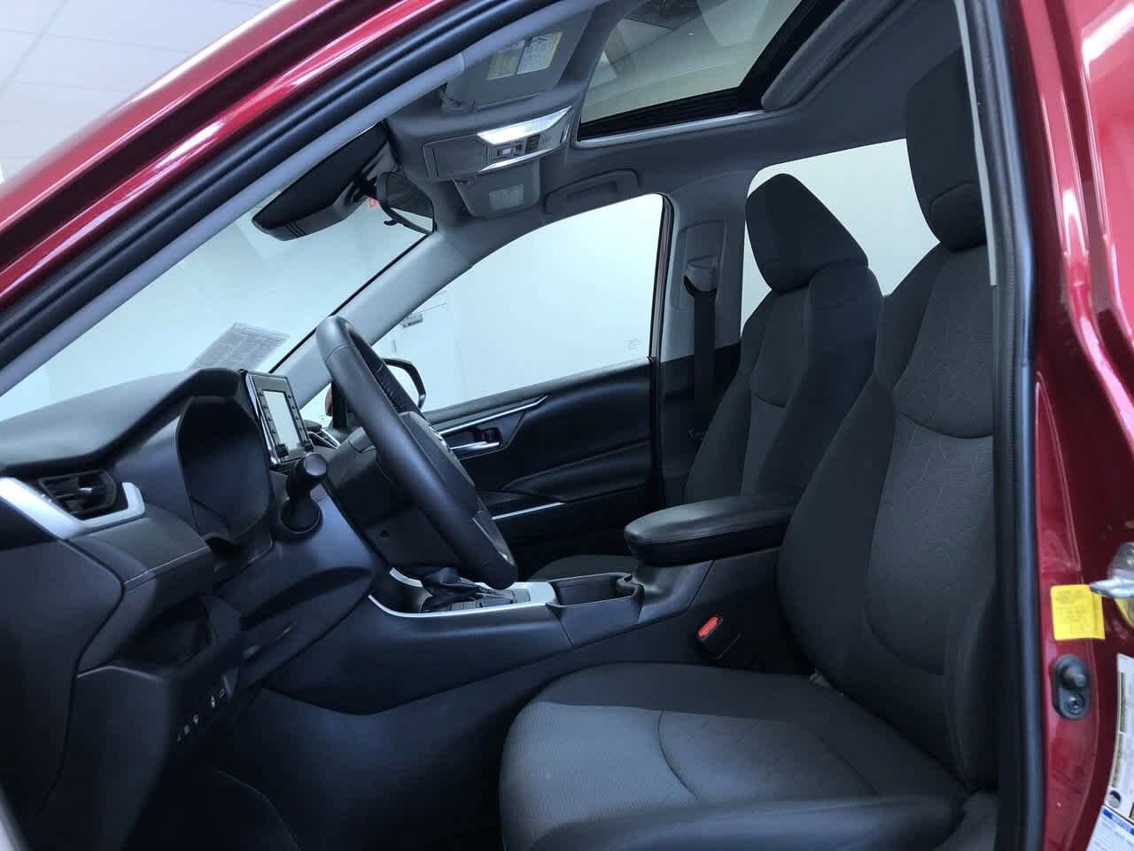 2022 Toyota RAV4 XLE 18