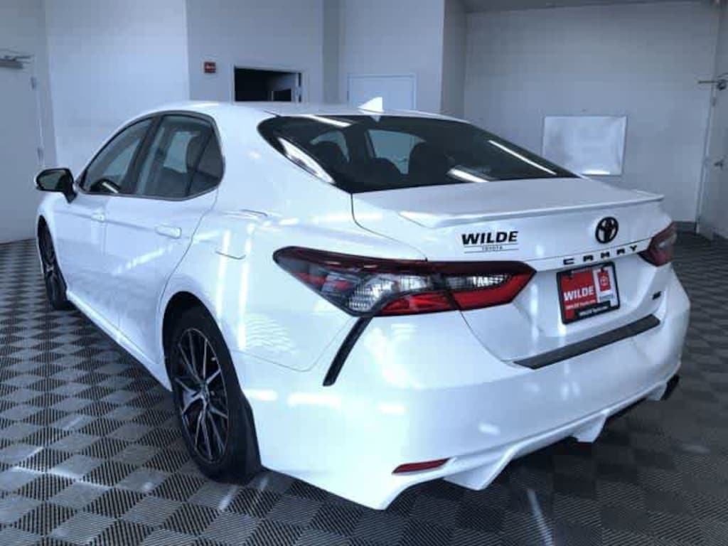 Used 2023 Toyota Camry SE Car
