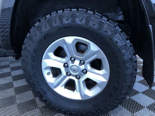 Thumbnail: 2017 Toyota 4Runner - 16