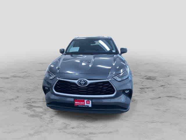 Thumbnail: 2023 Toyota Highlander - 4