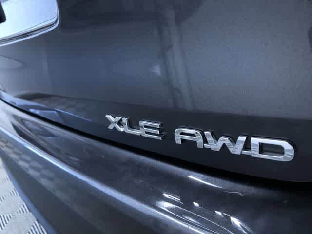 Thumbnail: 2022 Toyota Highlander - 15