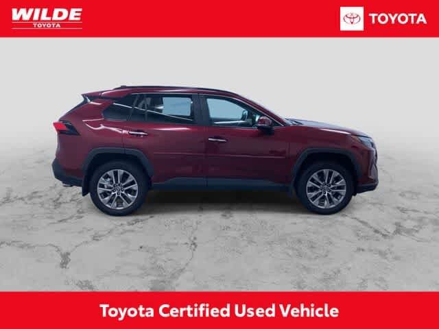 2022 Toyota RAV4 Limited photo 2
