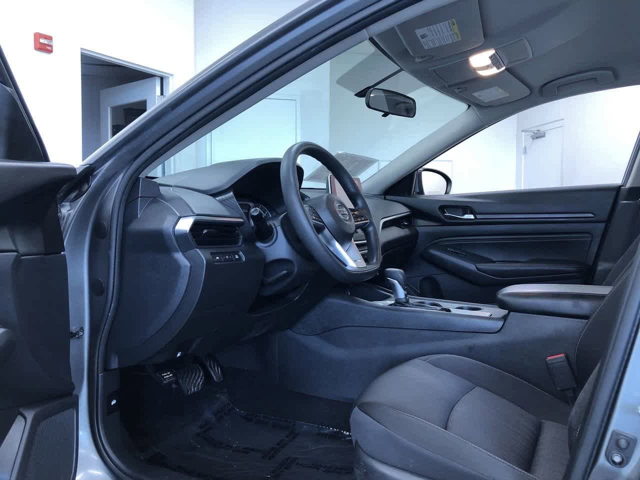2019 Nissan Altima S 10