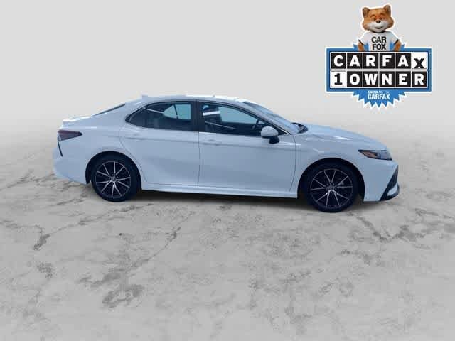 2024 Toyota Camry SE photo 2
