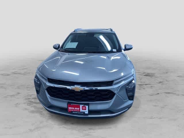Thumbnail: 2025 Chevrolet Trax - 5