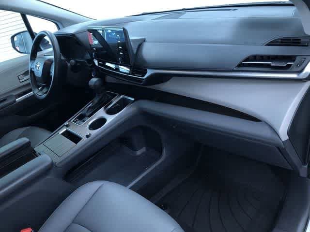 Thumbnail: 2023 Toyota Sienna - 24
