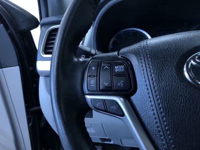 Thumbnail: 2019 Toyota Highlander - 25