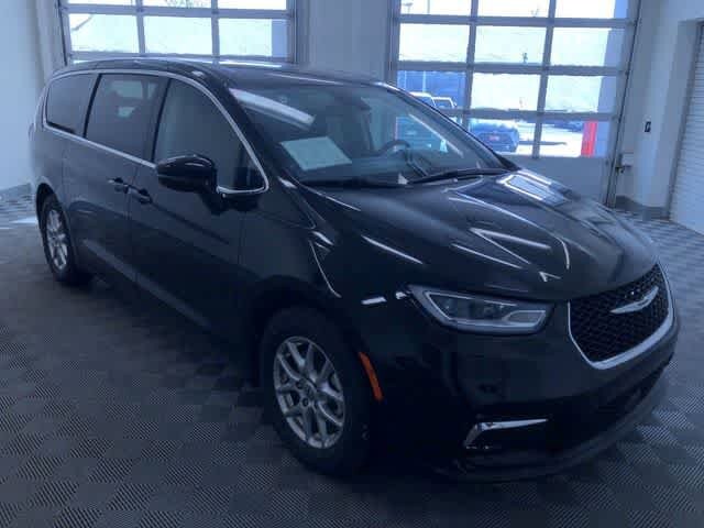 Thumbnail: 2024 Chrysler Pacifica - 35