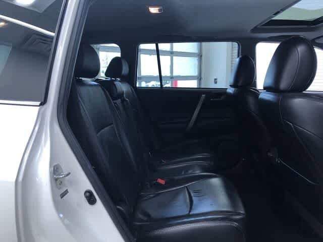 Thumbnail: 2013 Toyota Highlander - 23
