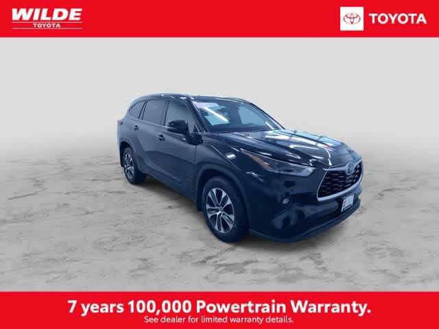 Thumbnail: 2021 Toyota Highlander - 3