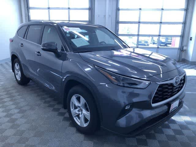 Thumbnail: 2023 Toyota Highlander - 36