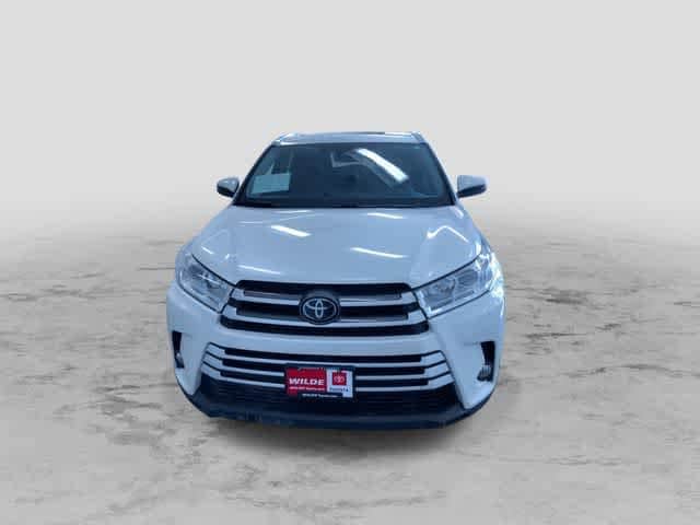 Thumbnail: 2019 Toyota Highlander - 4