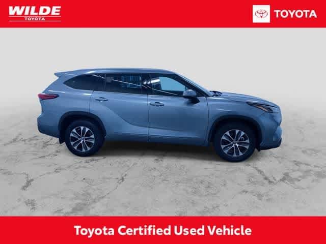 Thumbnail: 2022 Toyota Highlander - 2