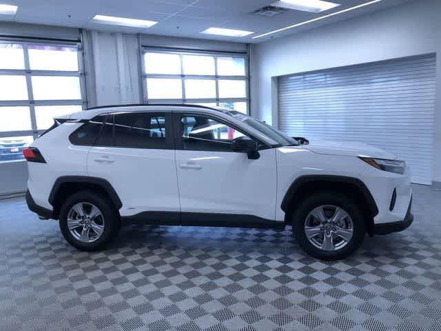 Thumbnail: 2025 Toyota RAV4 - 27